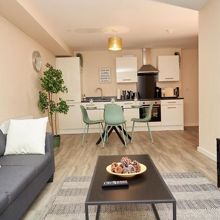 Deluxe And Cozy Two Bedroom With 1 Bathroom And Open Balcony Manchester Exteriér fotografie