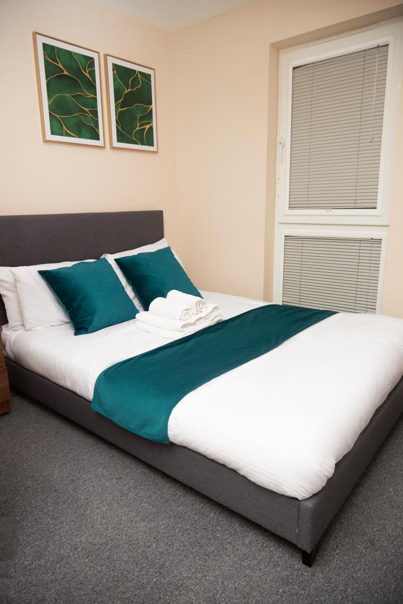 Deluxe And Cozy Two Bedroom With 1 Bathroom And Open Balcony Manchester Exteriér fotografie