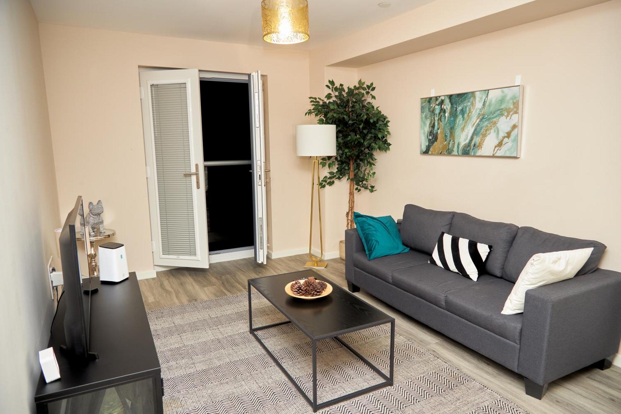 Deluxe And Cozy Two Bedroom With 1 Bathroom And Open Balcony Manchester Exteriér fotografie