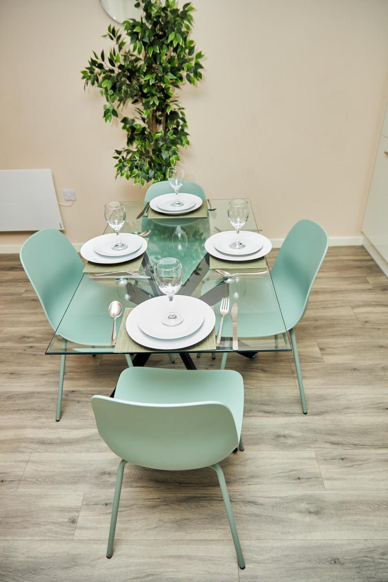 Deluxe And Cozy Two Bedroom With 1 Bathroom And Open Balcony Manchester Exteriér fotografie