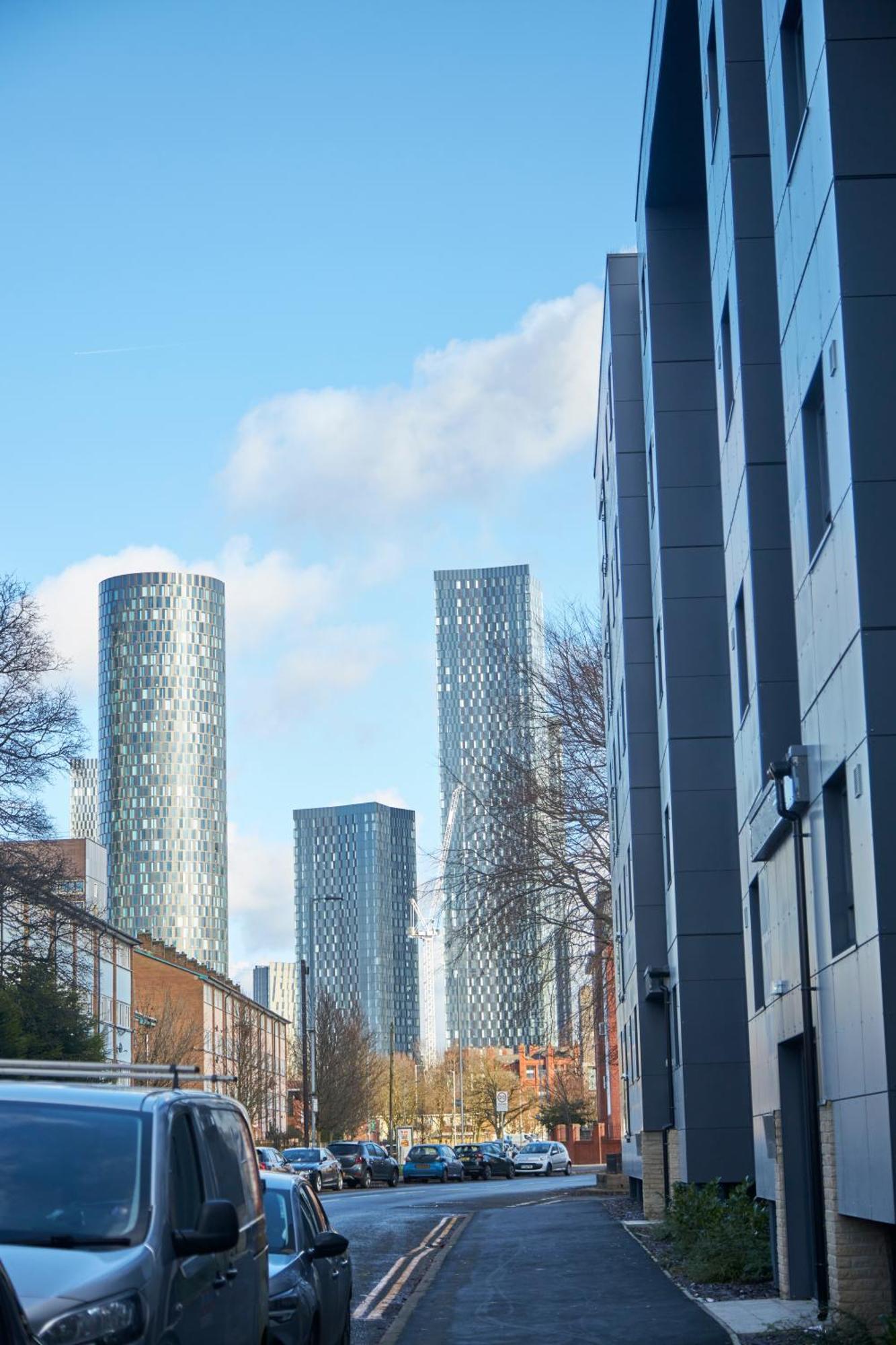 Deluxe And Cozy Two Bedroom With 1 Bathroom And Open Balcony Manchester Exteriér fotografie