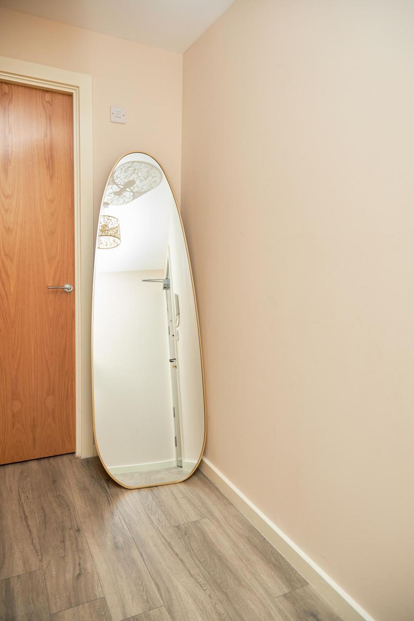 Deluxe And Cozy Two Bedroom With 1 Bathroom And Open Balcony Manchester Exteriér fotografie