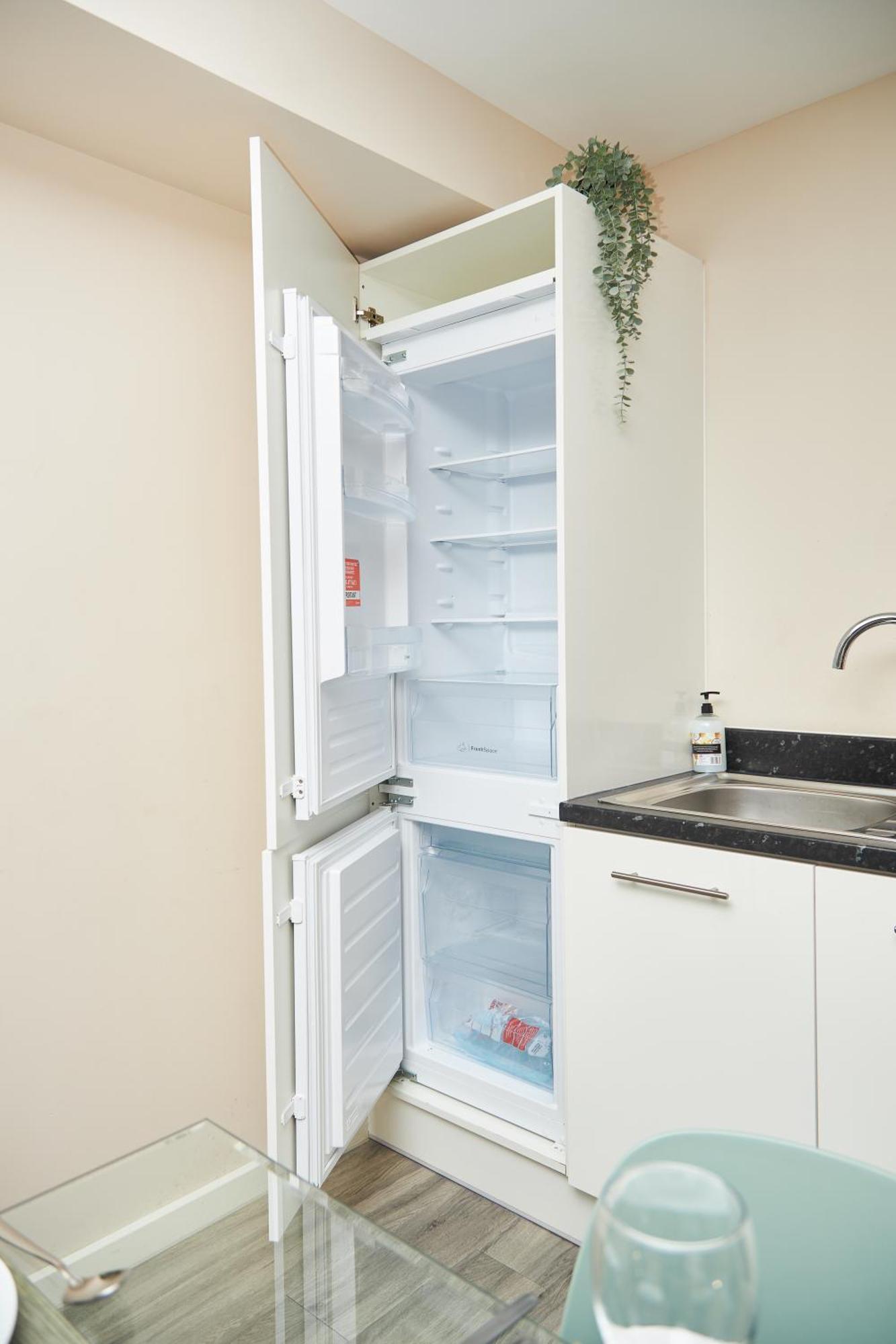 Deluxe And Cozy Two Bedroom With 1 Bathroom And Open Balcony Manchester Exteriér fotografie