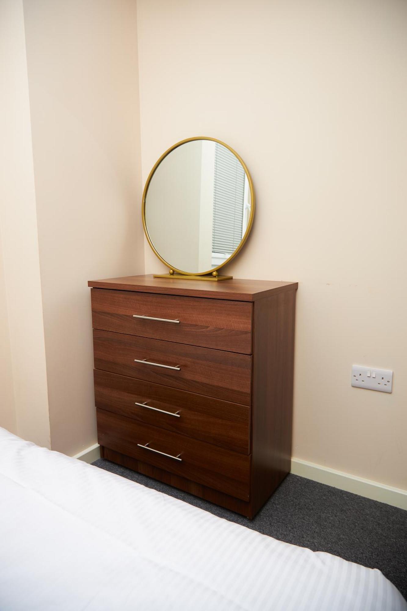 Deluxe And Cozy Two Bedroom With 1 Bathroom And Open Balcony Manchester Exteriér fotografie